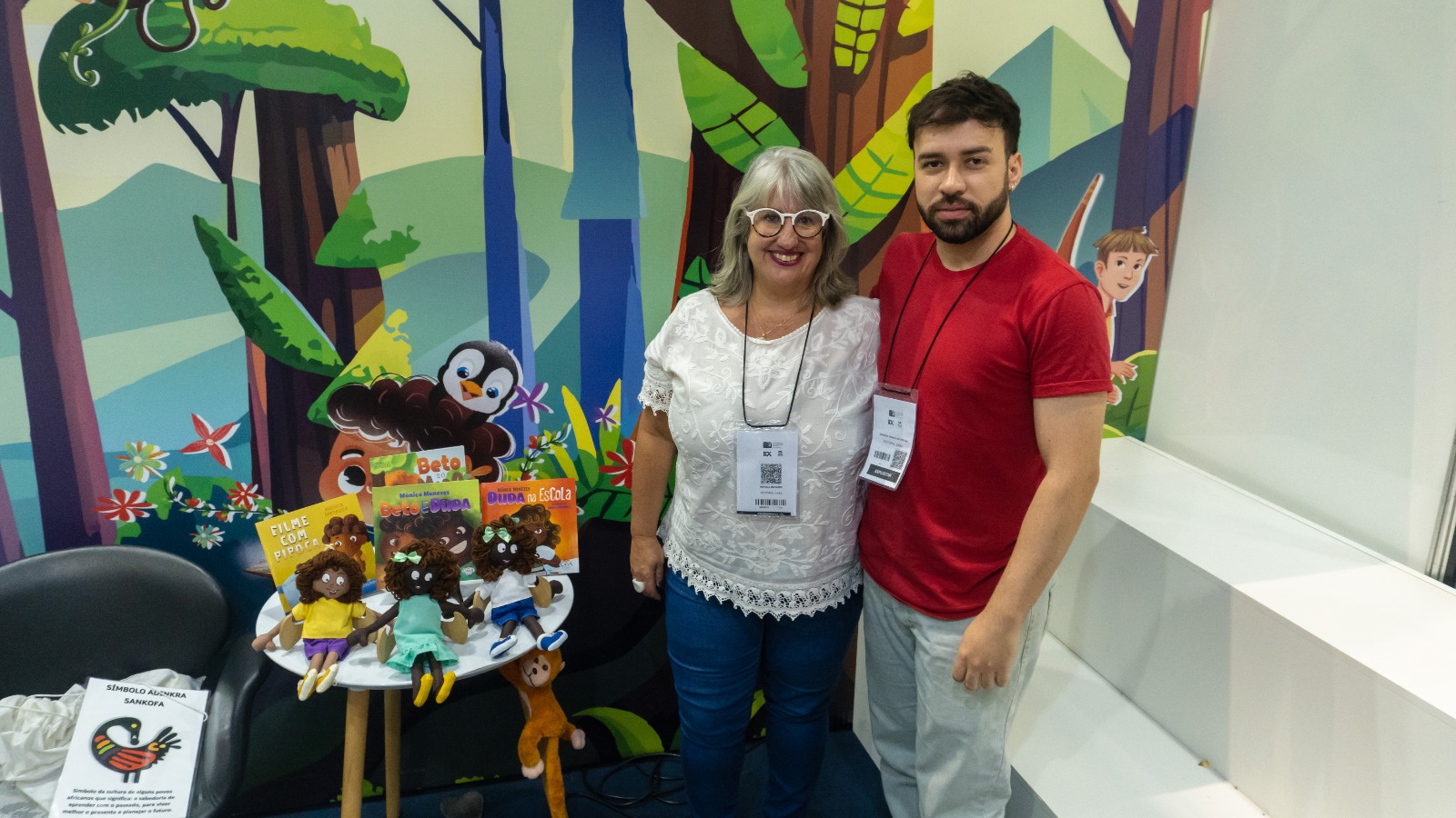 Autora, livros infantis e representante do Grupo Editorial Casa na Bienal Internacional do Livro de São Paulo